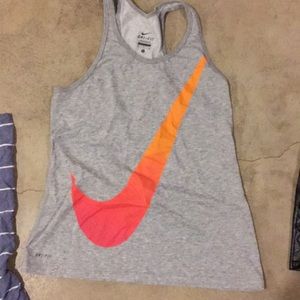 Nike top